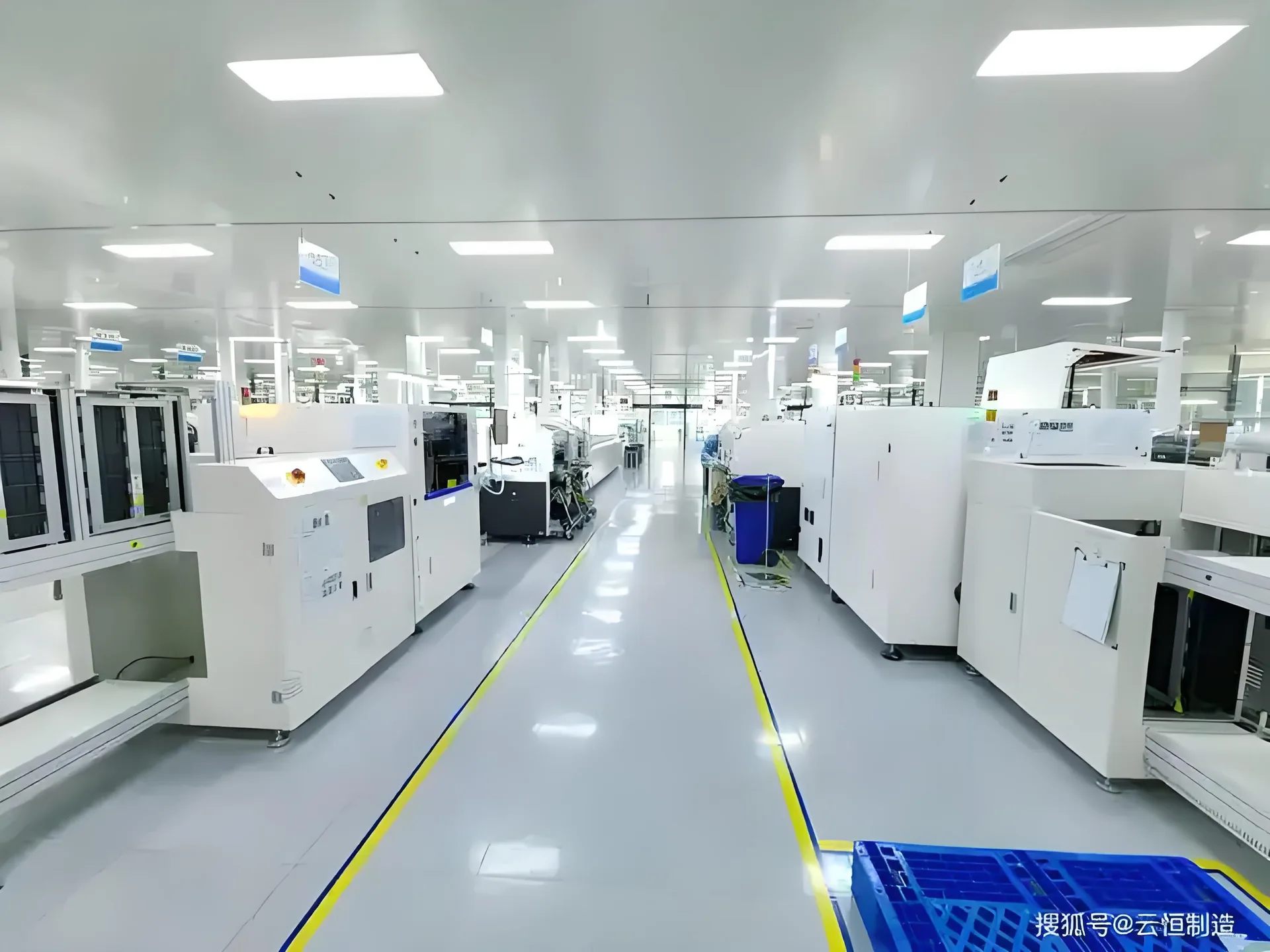 LED 显示产品生产车间